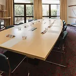 Ibis Centre Chateau Hotel 3*