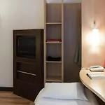 Hotel Ibis Centre Chateau Angers