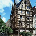 Ibis Centre Chateau Hotel