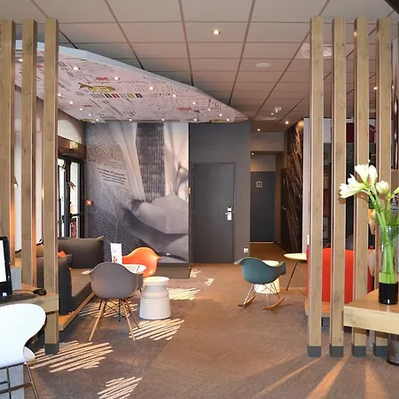 Ibis Centre Chateau מלון 3*