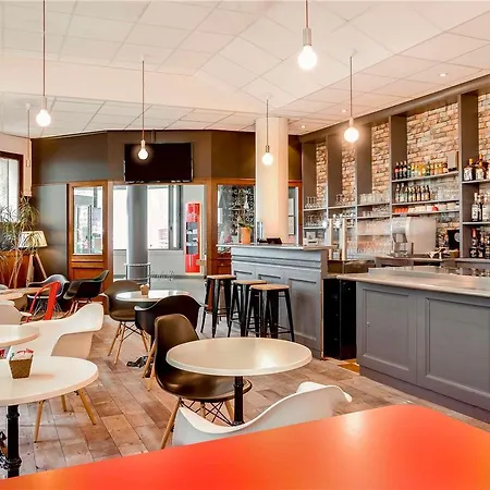 Ibis Centre Chateau 3* אנז'ה