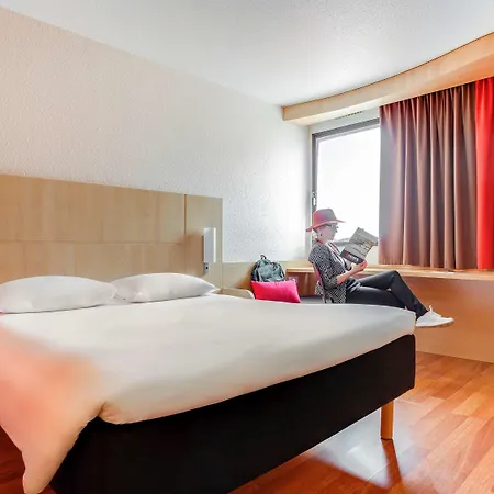 ホテル Ibis Centre Chateau アンジェ
