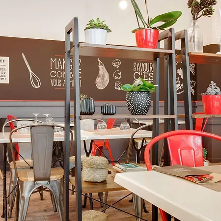 מלון Ibis Centre Chateau אנז'ה