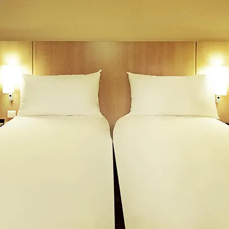 Ibis Centre Chateau Отель Анже