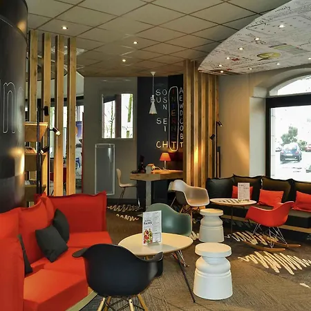 Ibis Centre Chateau Hotel 3*