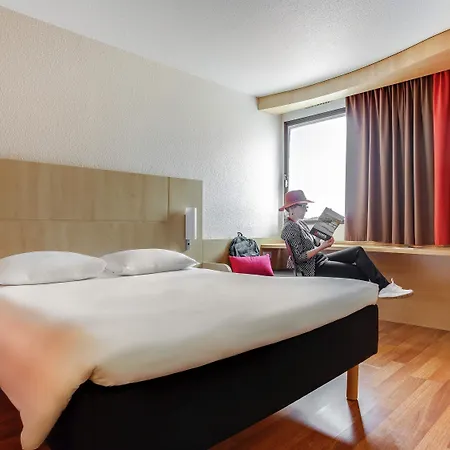 호텔 Ibis Centre Chateau 3*