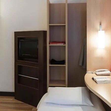 Ibis Centre Chateau 호텔 3*