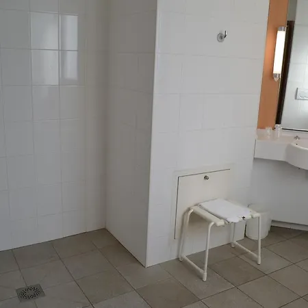 Hotel Ibis Centre Chateau Angers