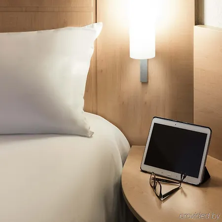 Ibis Centre Chateau 3*