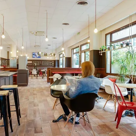 Ibis Centre Chateau Hotel 3*