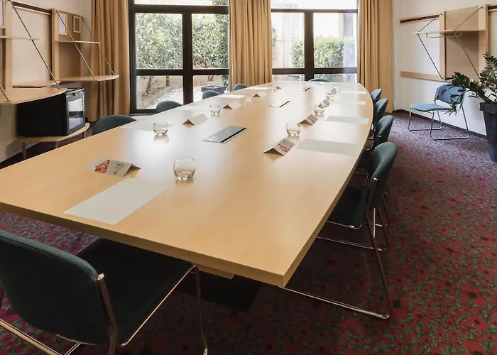 Hotel Ibis Centre Chateau 3*