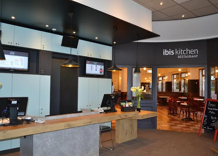 昂热中心酒庄宜必思酒店 3* 昂热